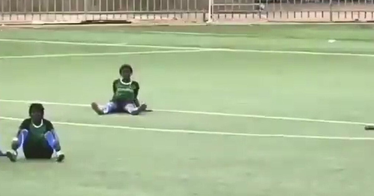 Проблемы с животом заставили покинуть игру